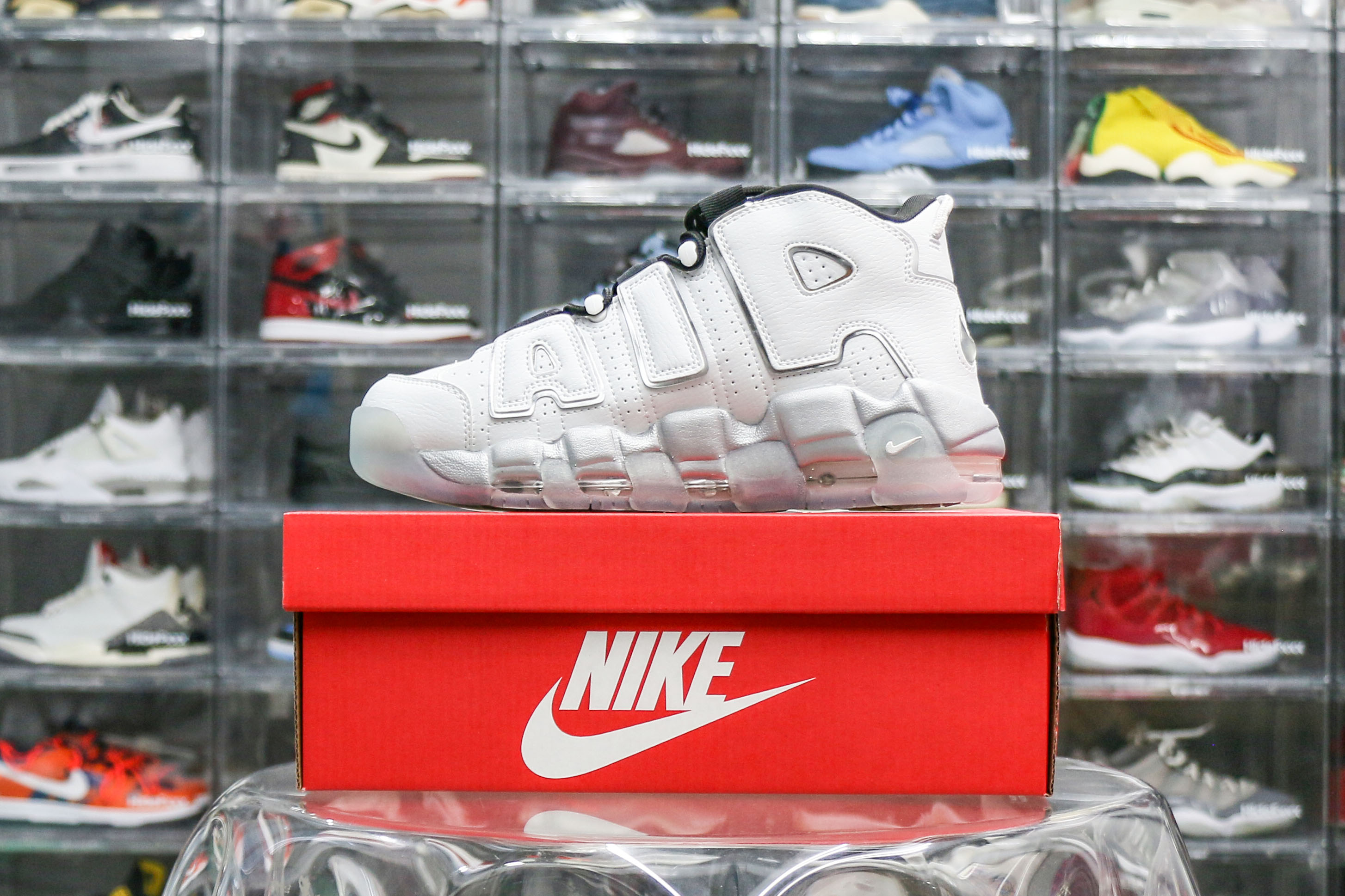 Nike Air More Uptempo SE White Chrome