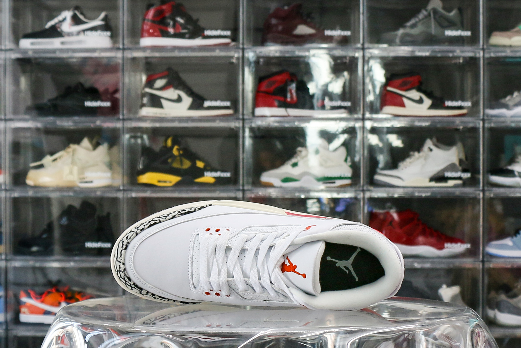 Air Jordan 3 Retro Georgia Peach 2024