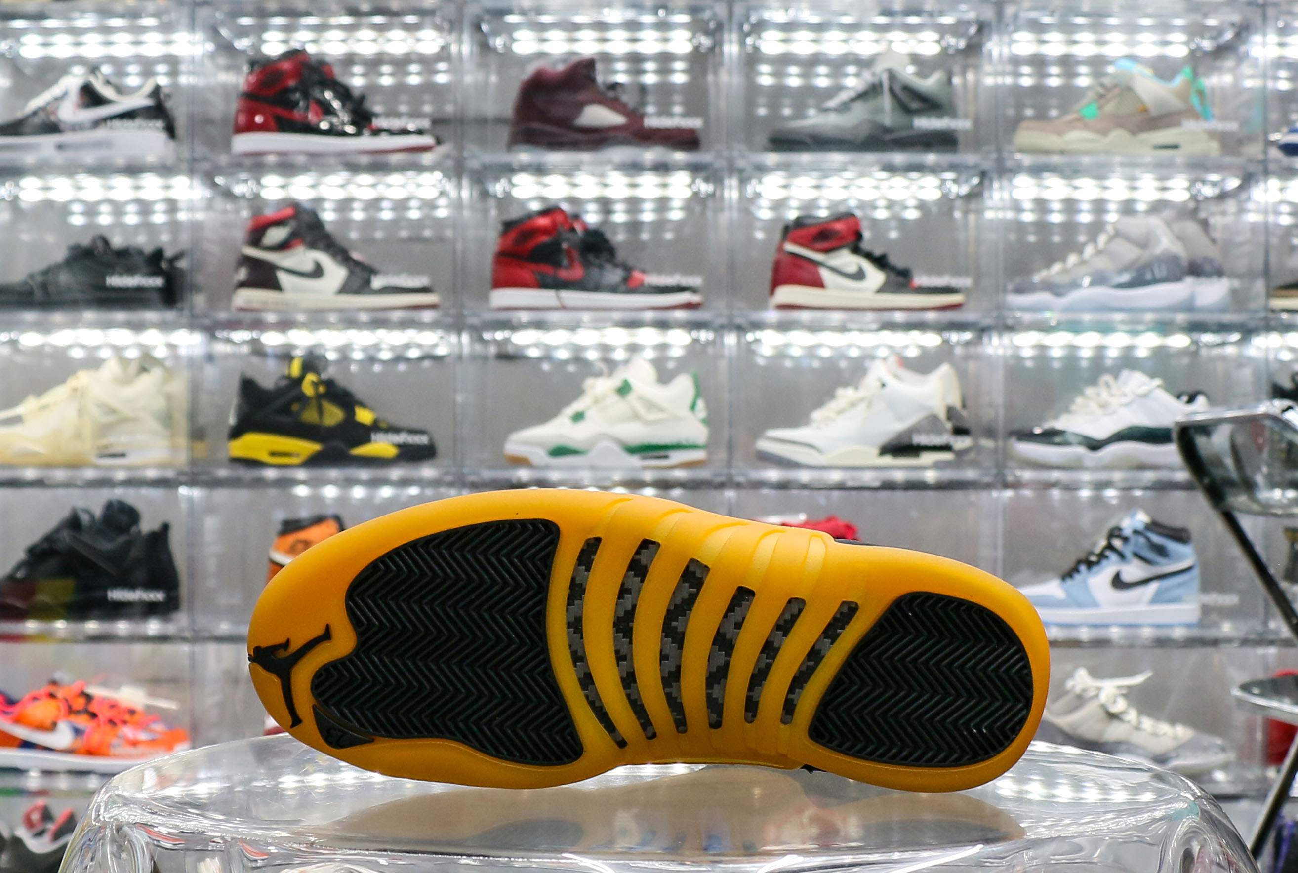 Jordan 12 Retro Black University Gold