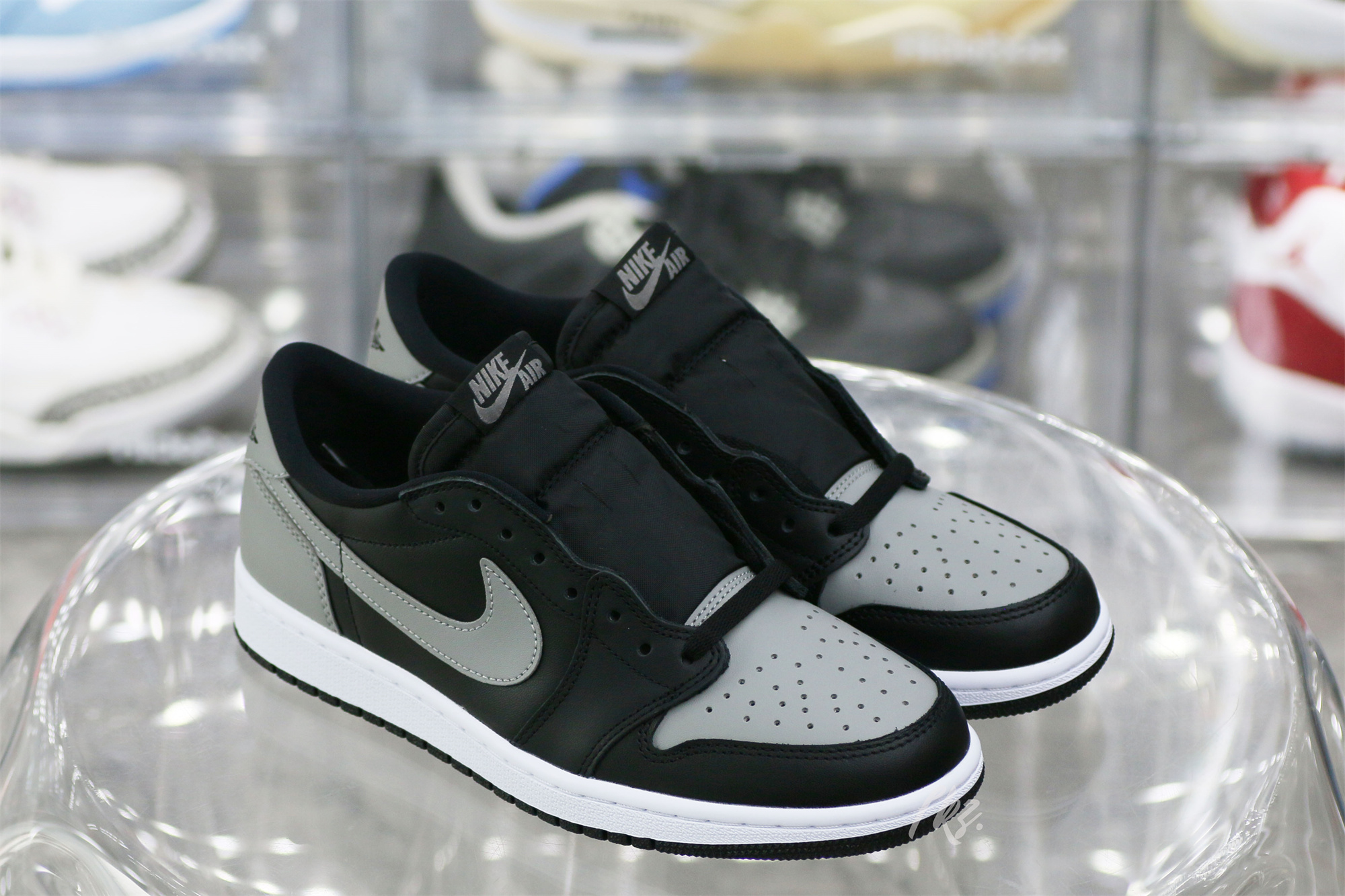 Jordan 1 Retro Low Shadow 2015
