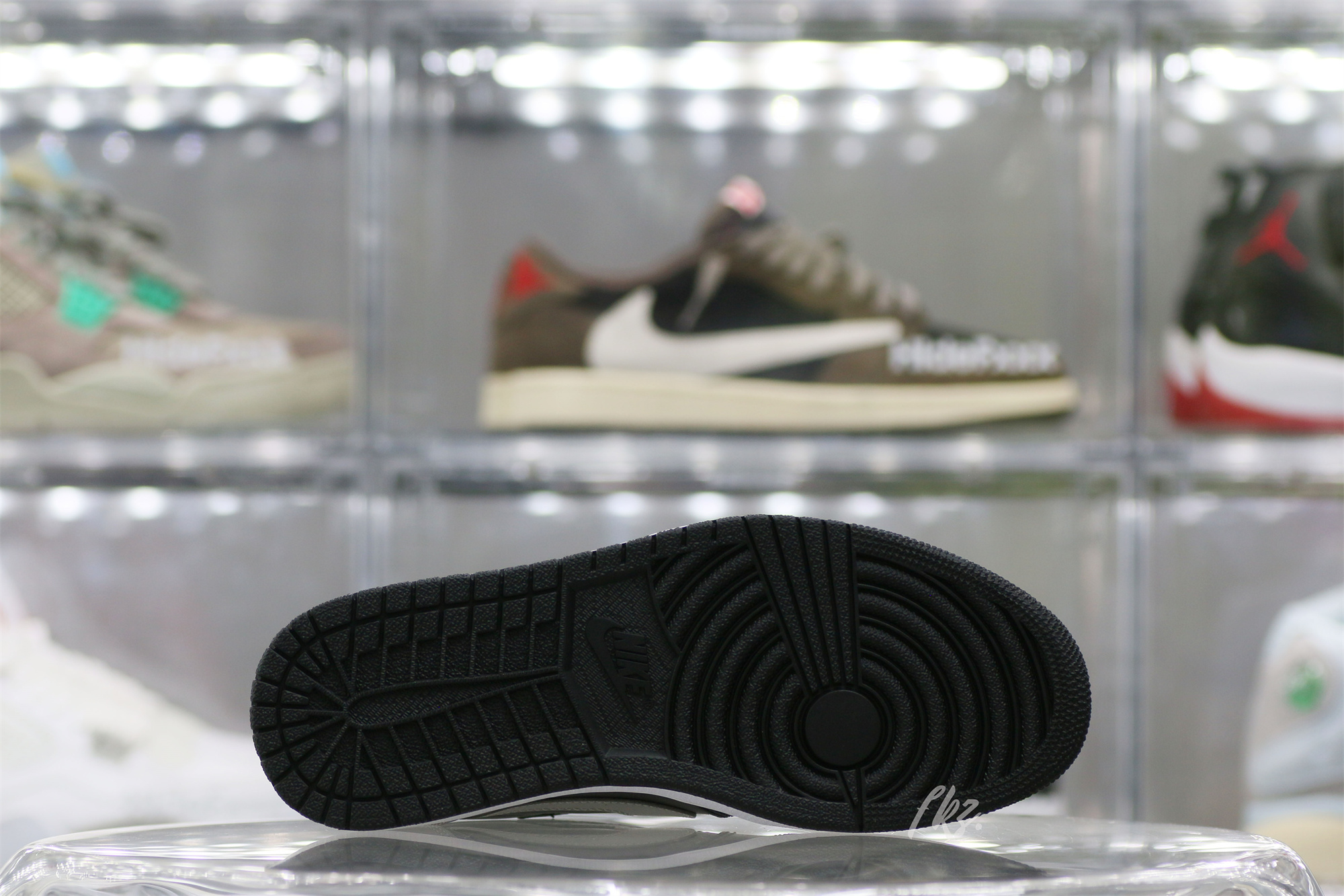 Jordan 1 Retro Low Shadow 2015