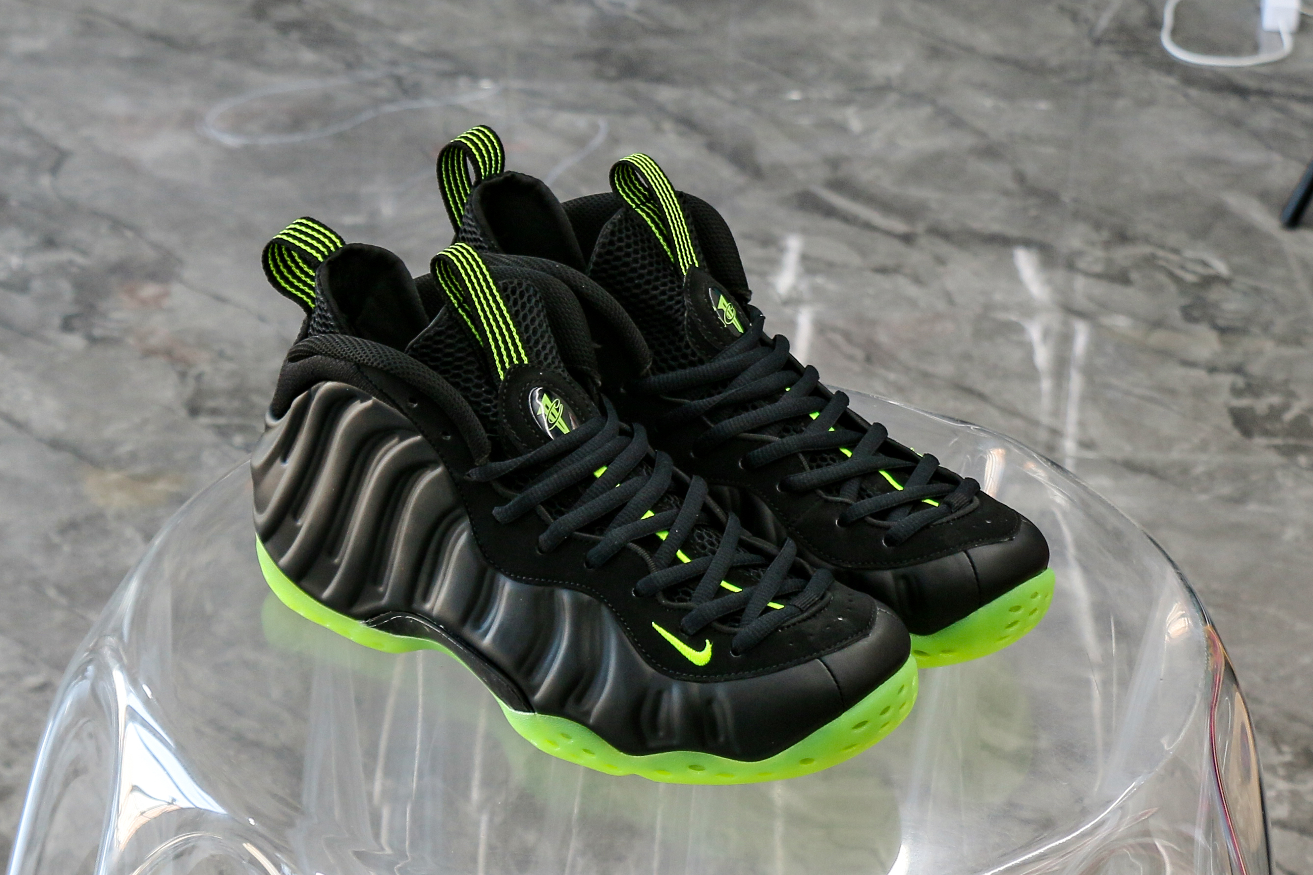 Nike Air Foamposite One Black Volt 2025