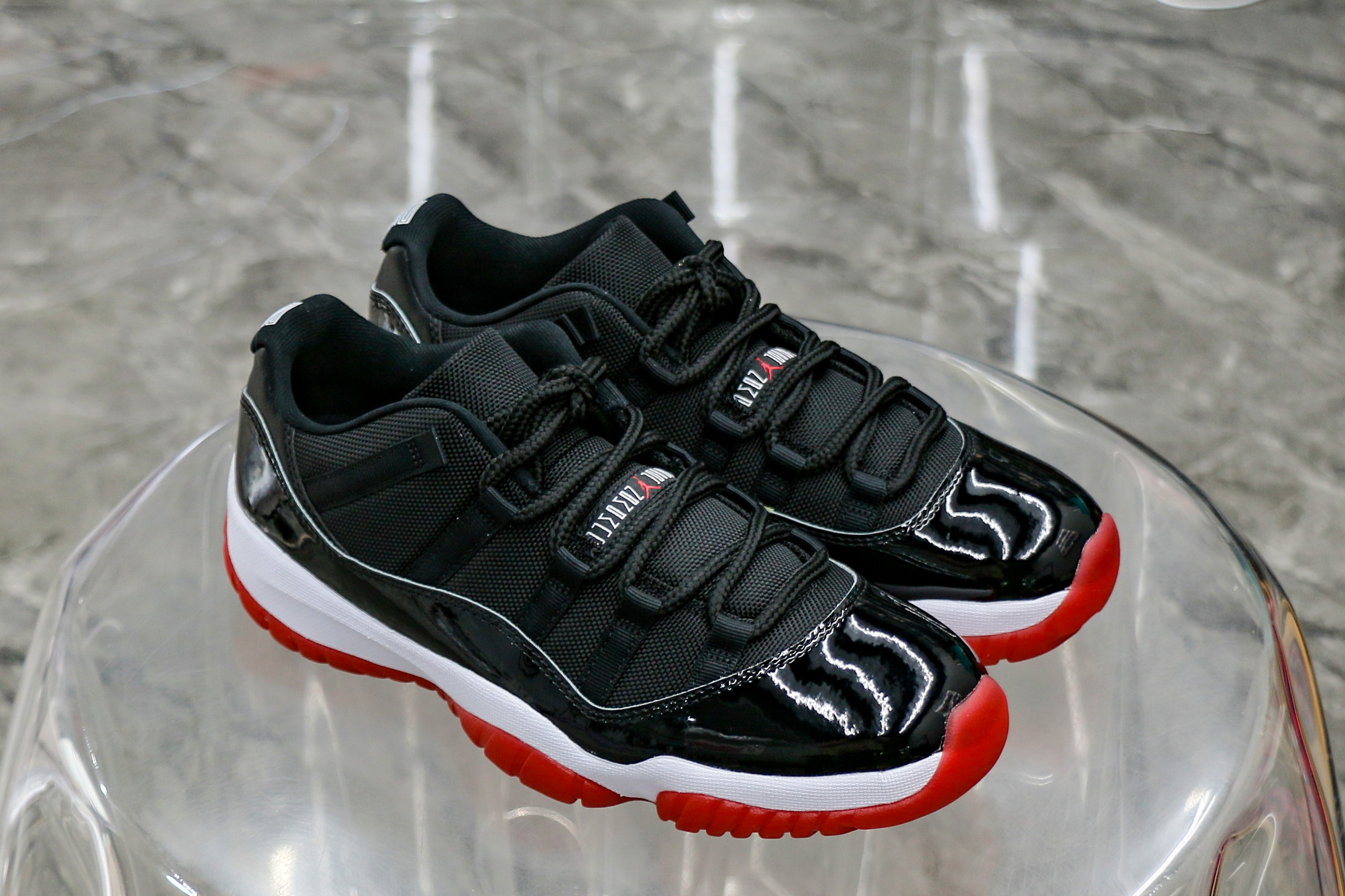 Air Jordan 11 Retro Bred Low 2025 (Ln5 A1)