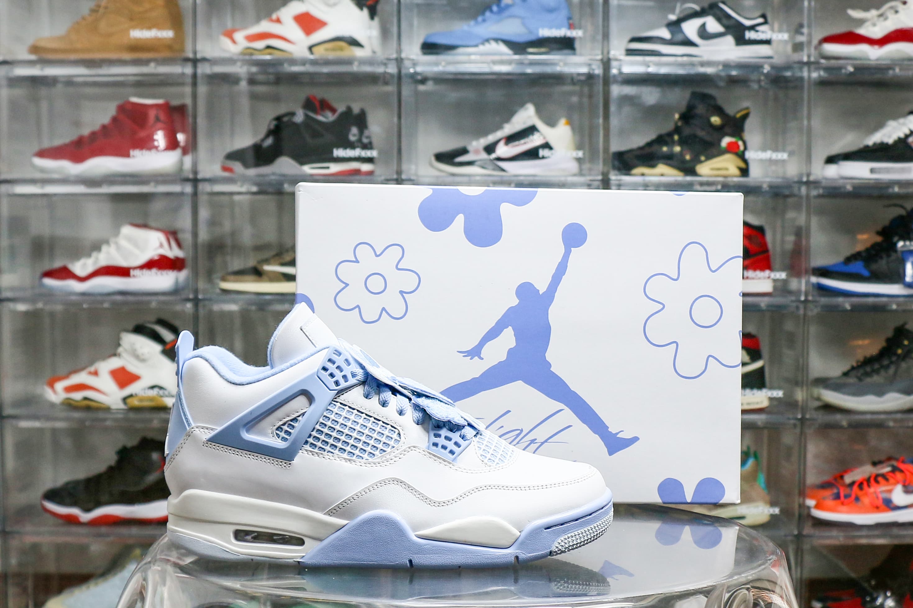 Air Jordan 4 “Forget Me Not / Aluminum”