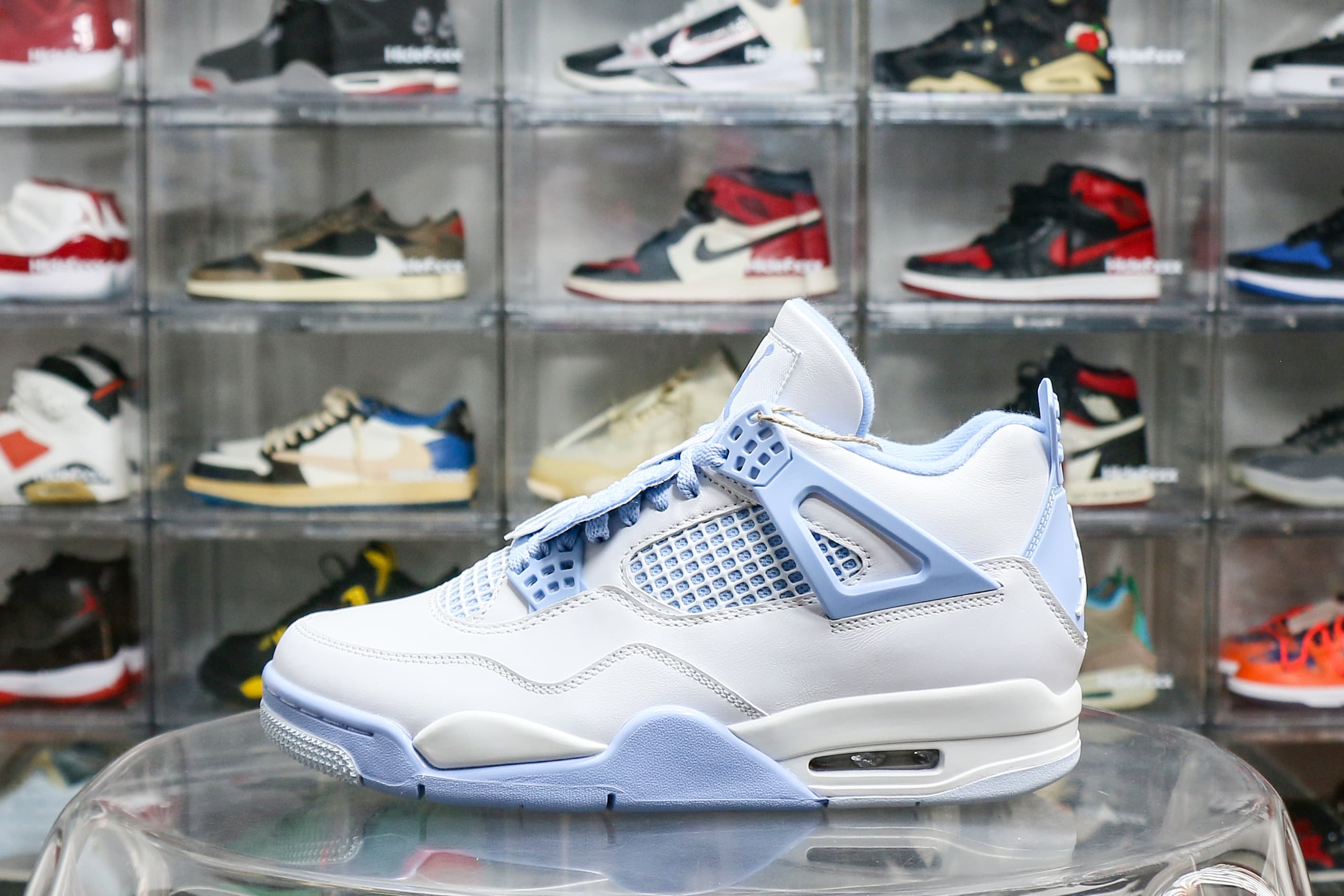 Air Jordan 4 “Forget Me Not / Aluminum”