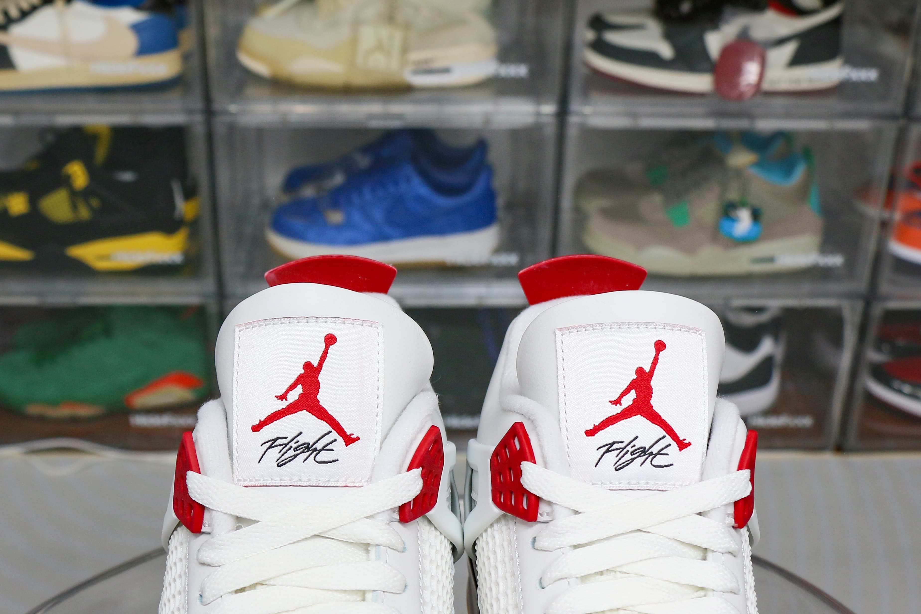 Nike SB x Air Jordan 4 Varsity Red is a Family & Friends (LN5 A1 Batch)