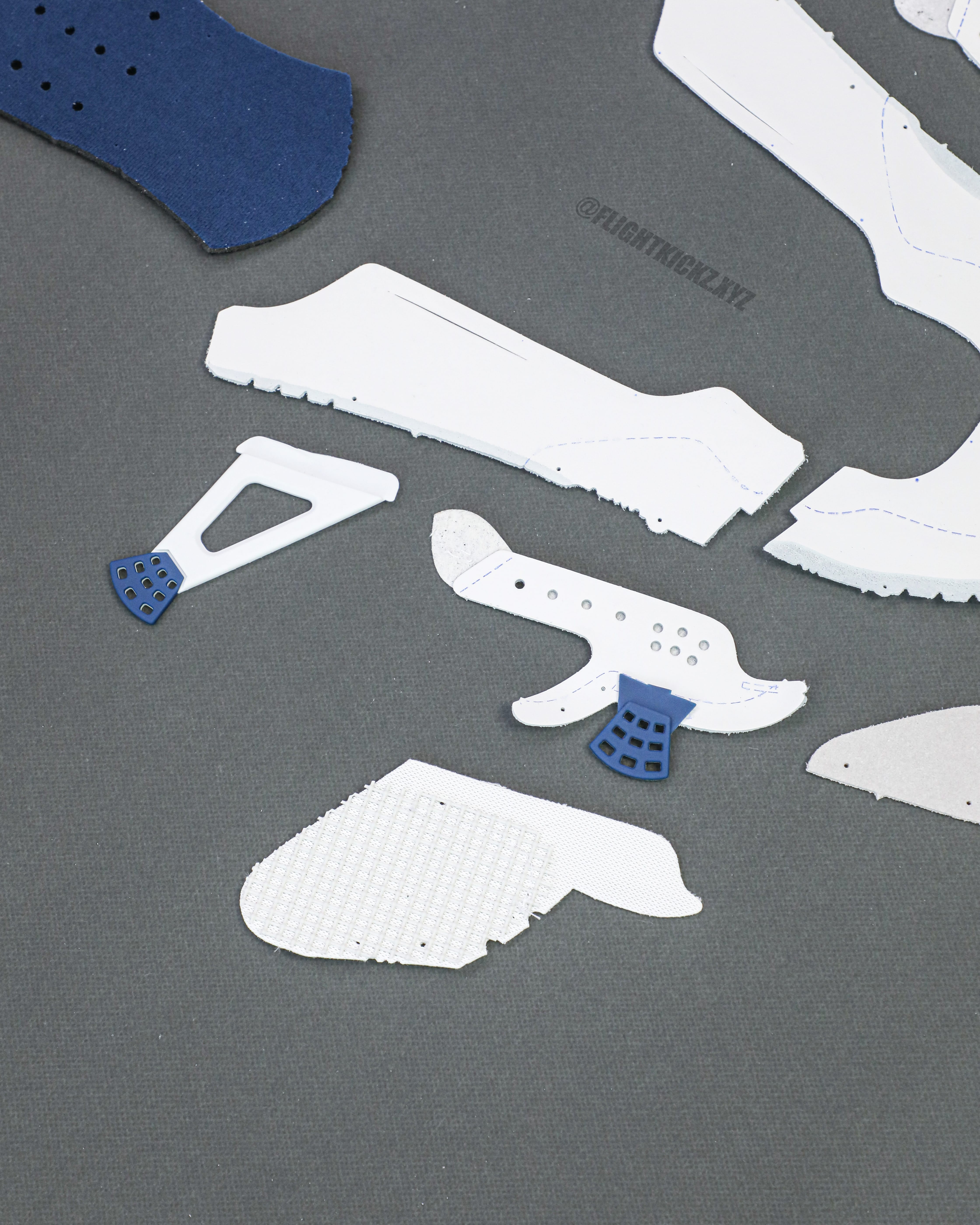 Nike SB x Air Jordan 4 “Navy Blue” 2025 (LN5 A1 Batch)