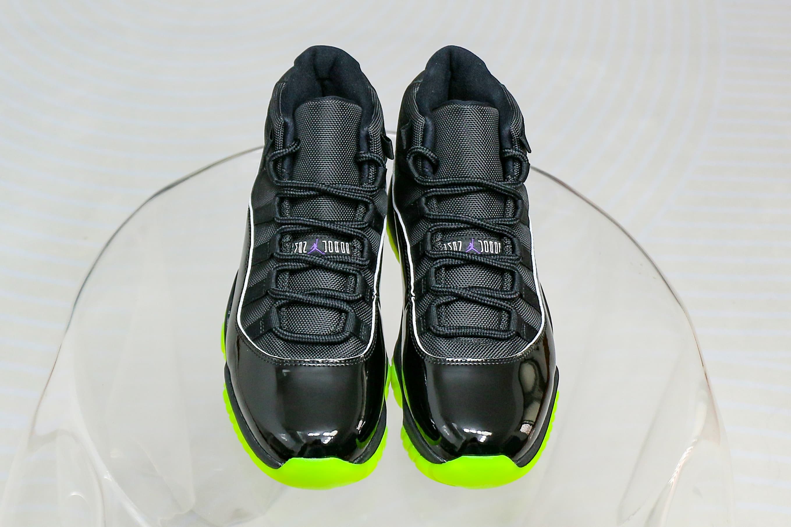 Air Jordan 11 Retro “Black Barely Volt” 2025