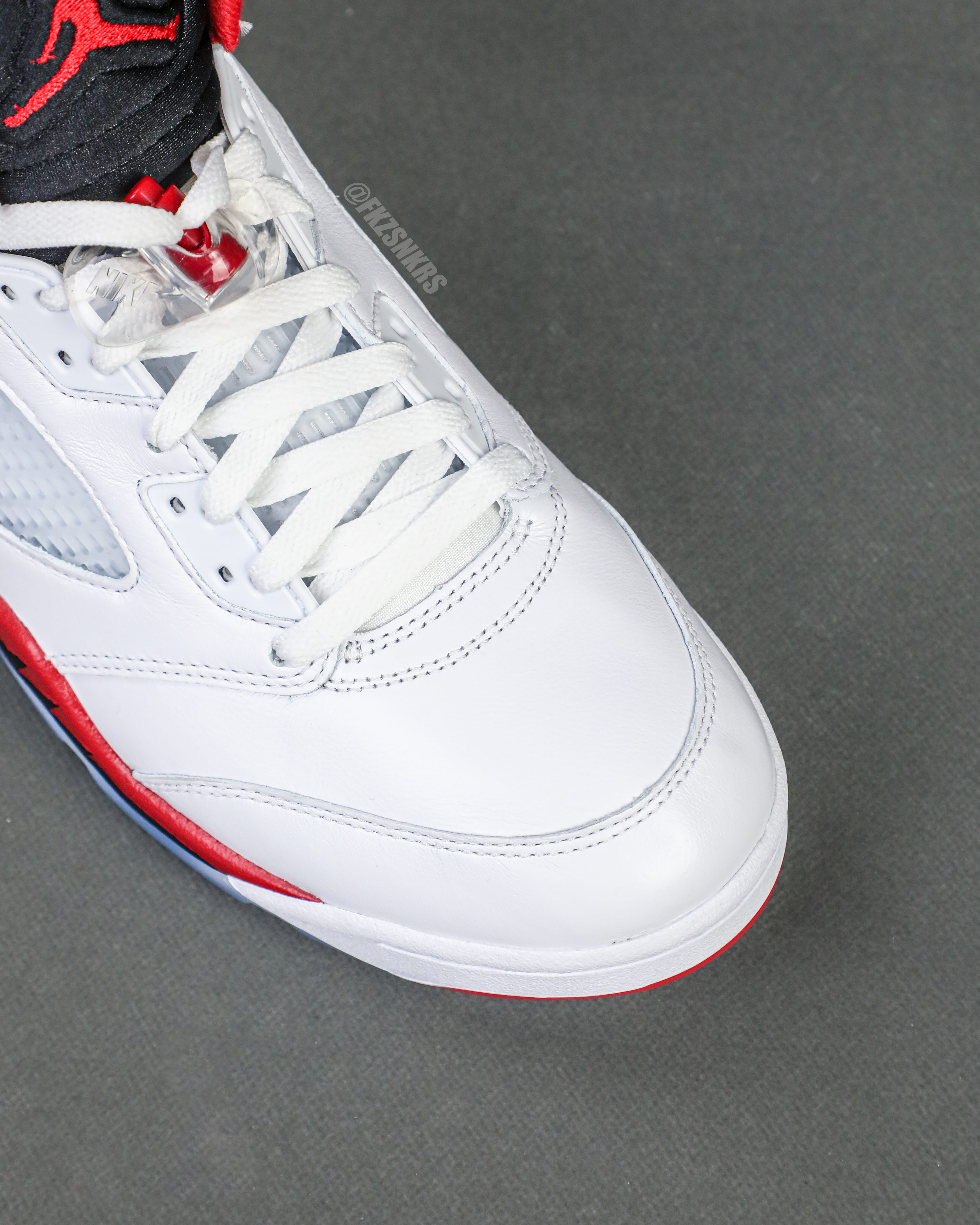 Air Jordan 5 Fire Red Black Tongue 2025 (Ln5 A1)