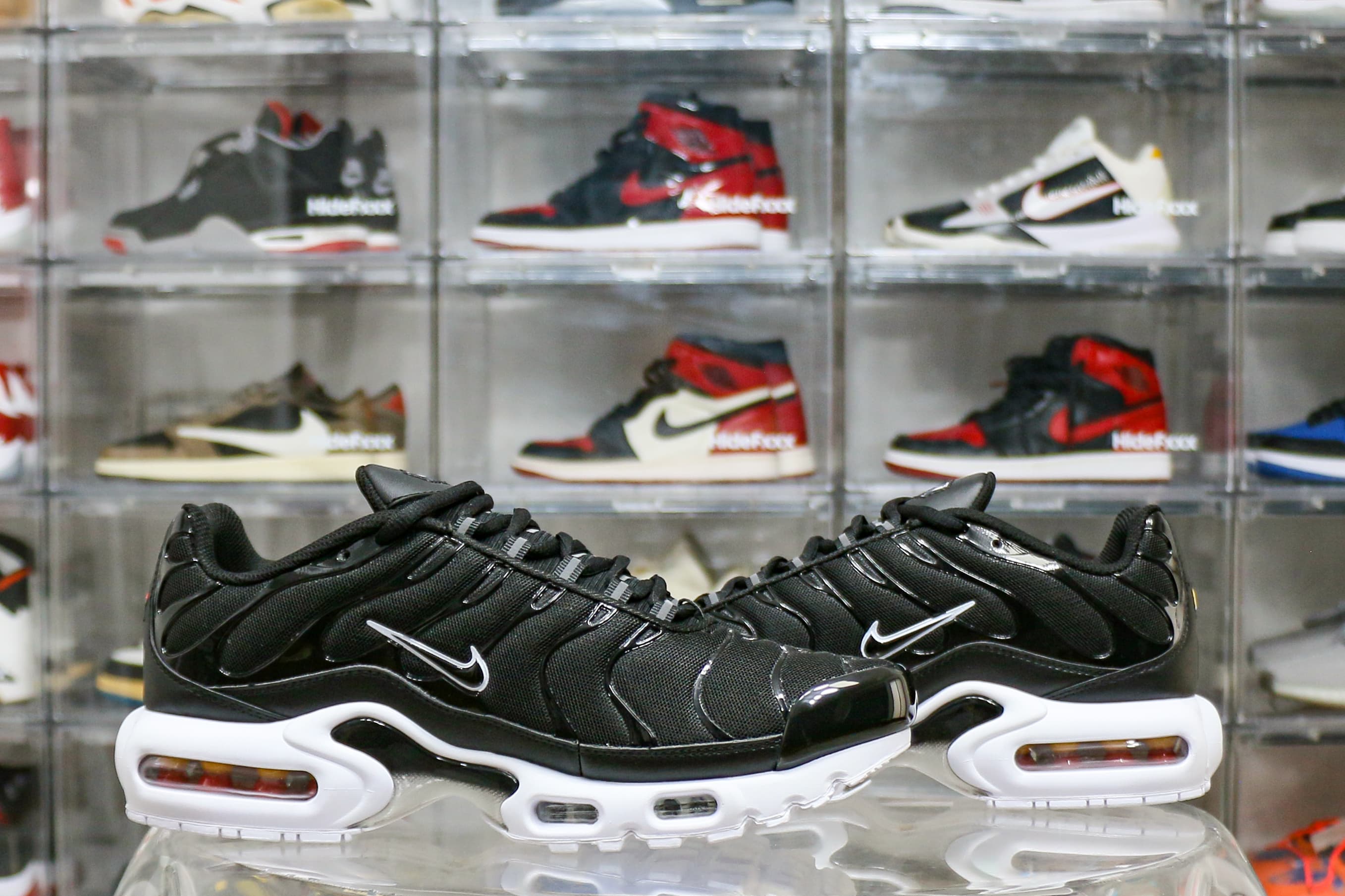 Nike Air Max Plus Black White