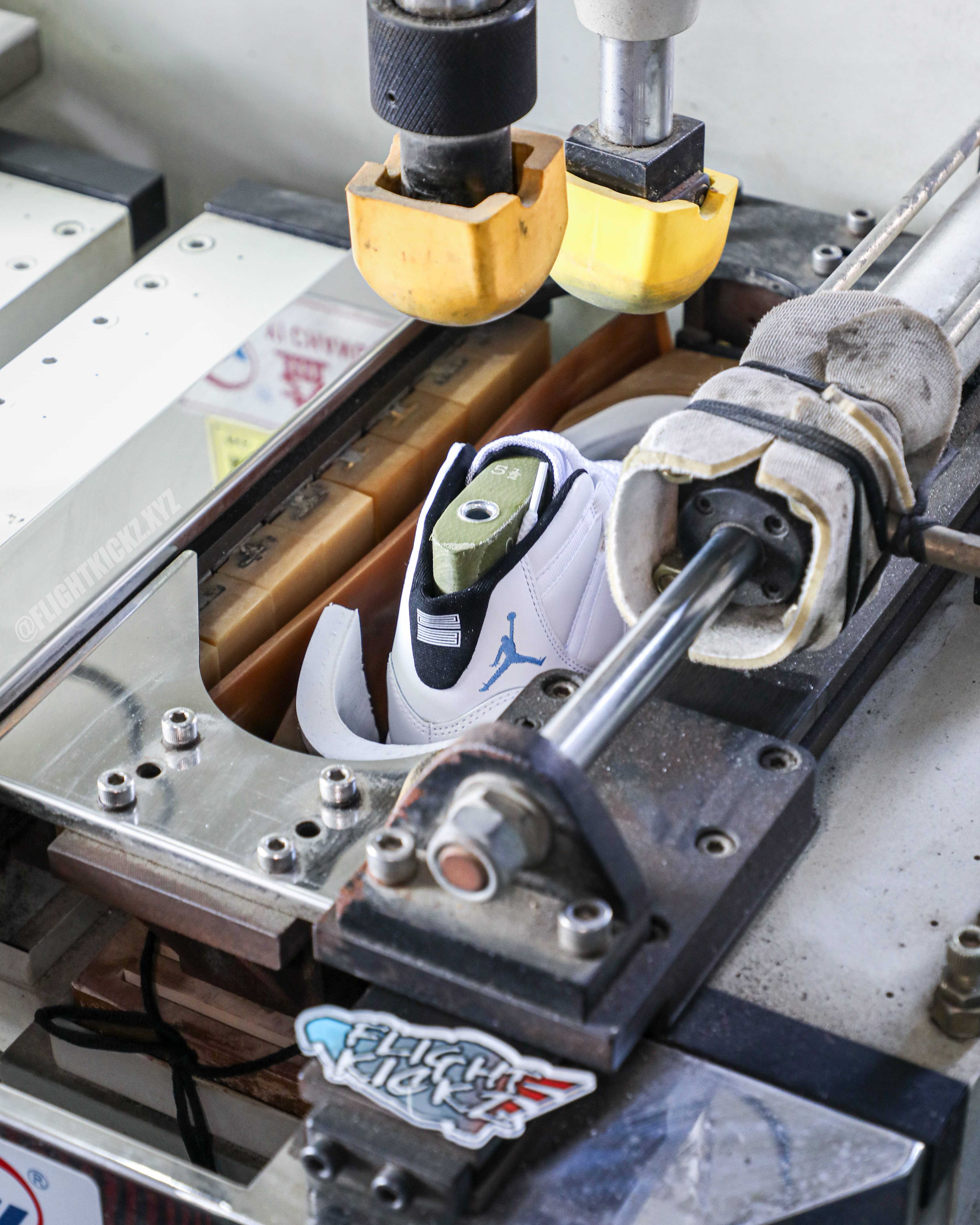 Air Jordan 11 Retro Legend Blue GS 2024 (Ln5 A1)