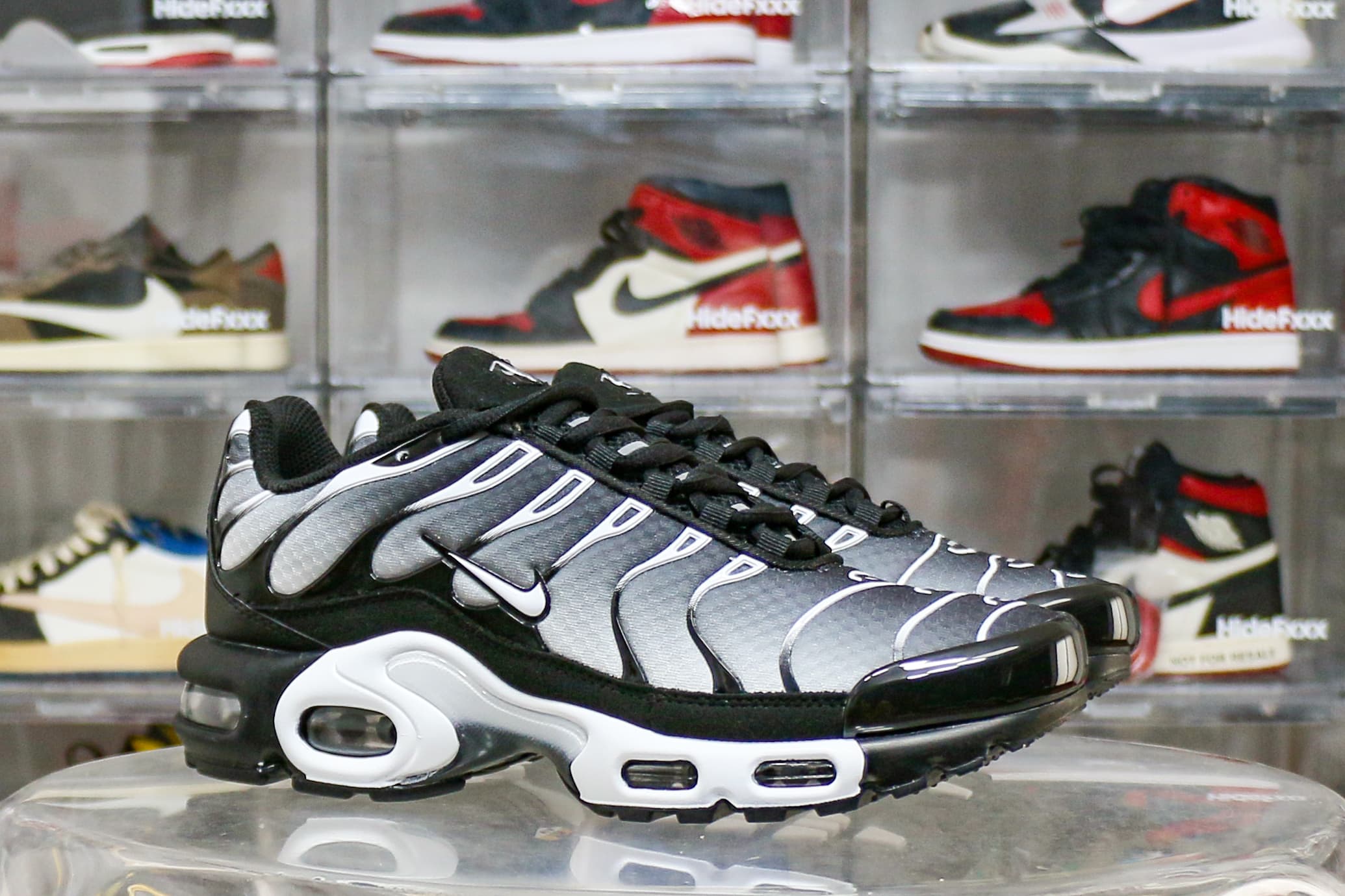 Nike Air Max Plus Black Silver White