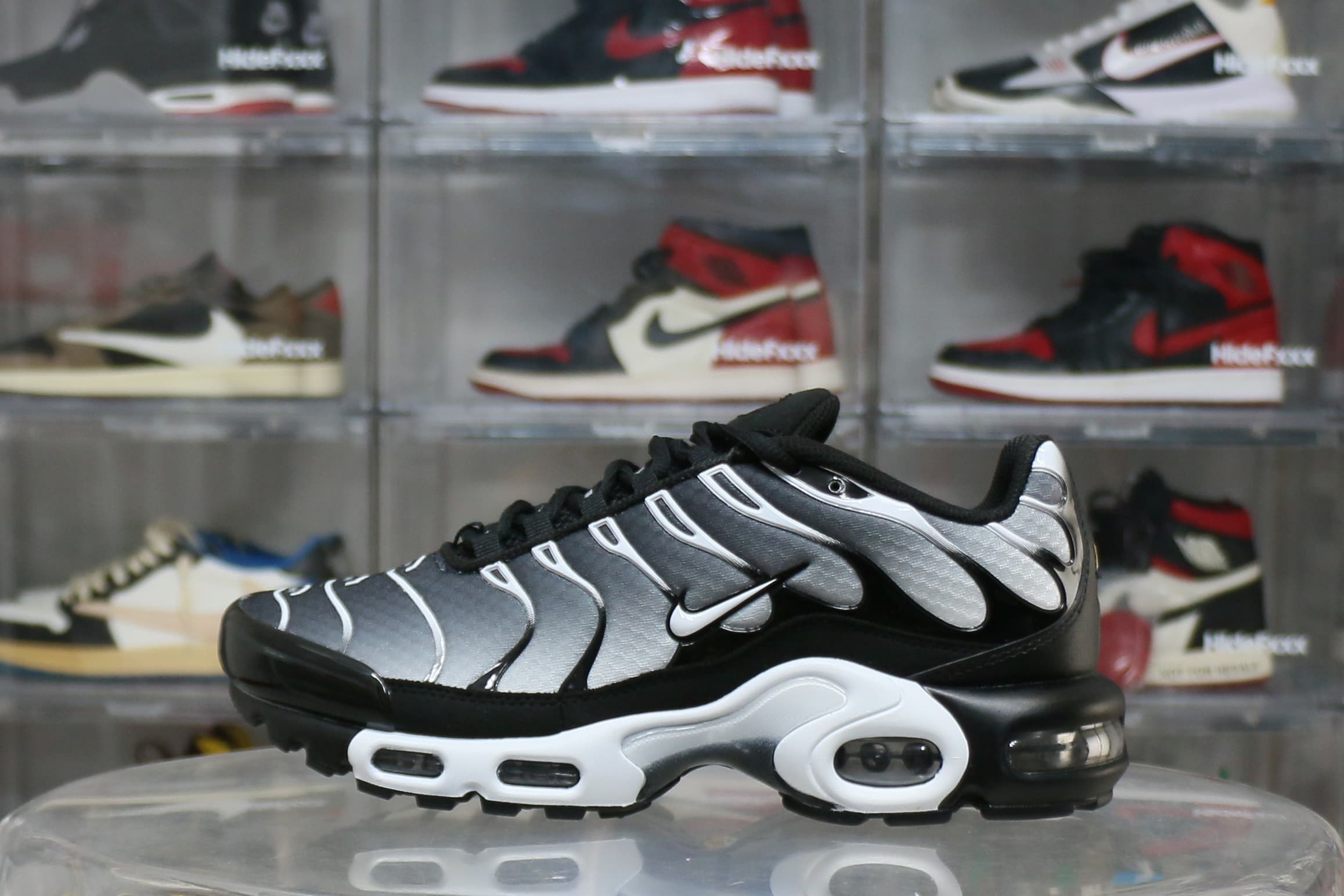Nike Air Max Plus Black Silver White